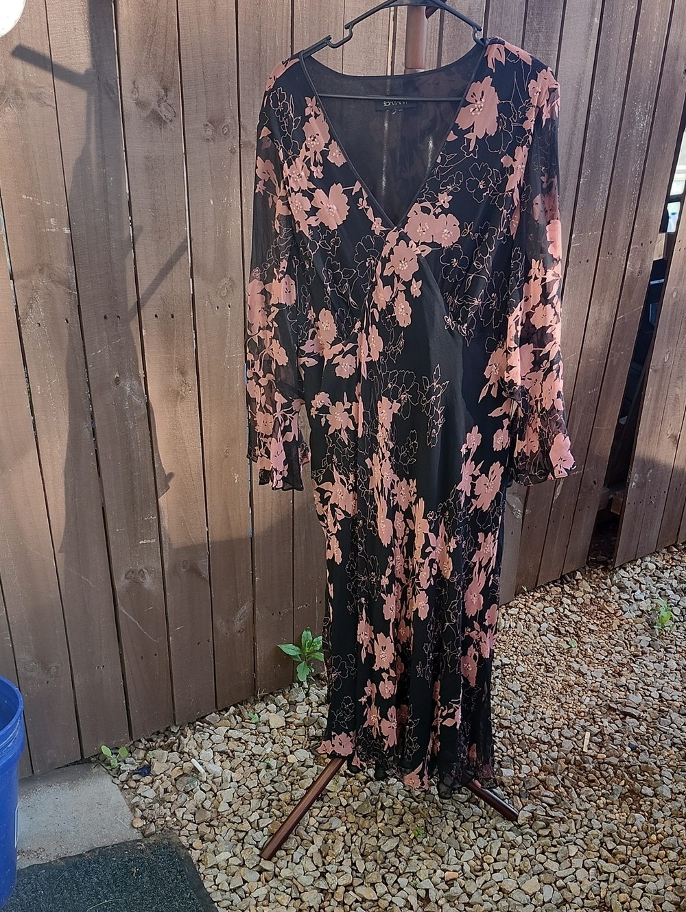 Black & Blush Floral V-Neck Women's Dress Maxi